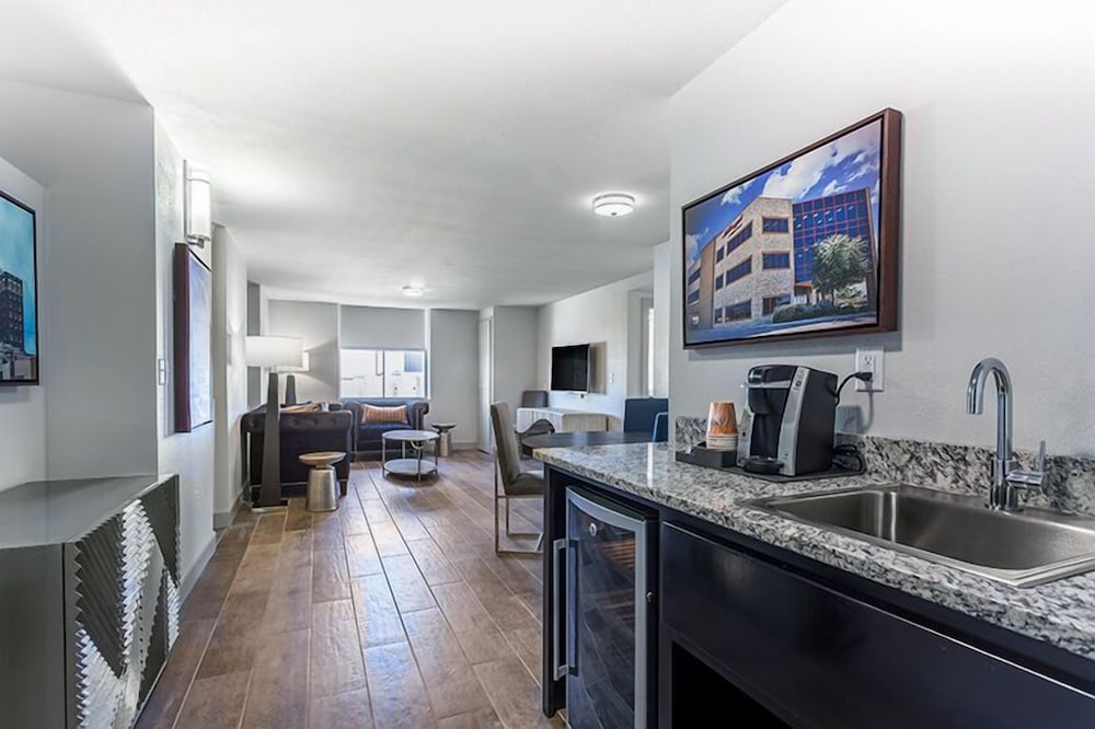 Luxury Suite, 2 Bedrooms photo 3