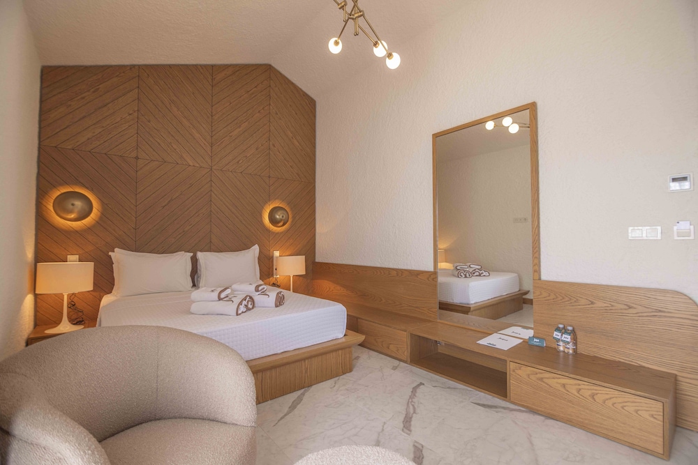 Deluxe Room - Photo 3