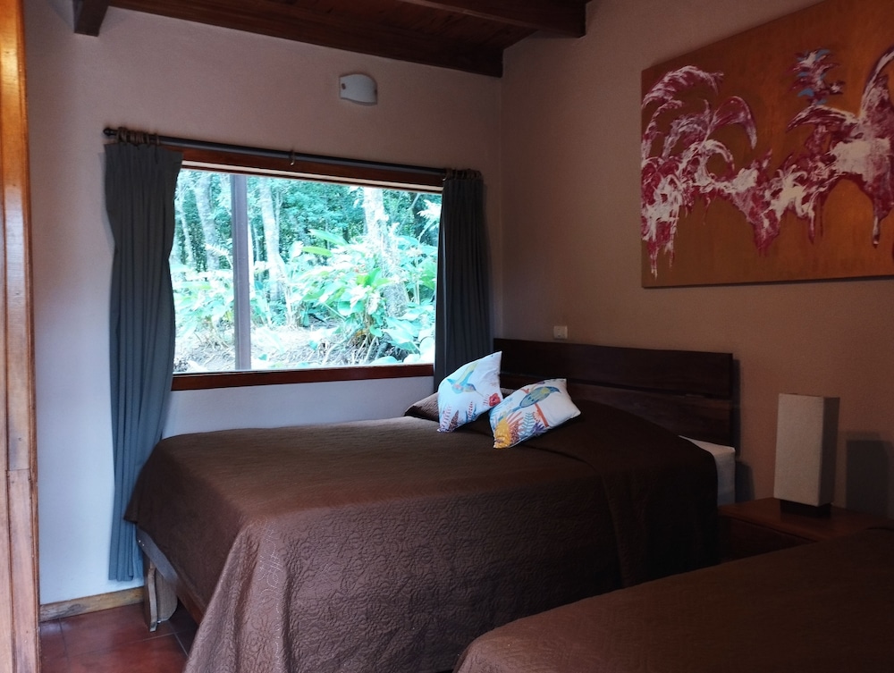 Standard Room, Multiple Beds, Garden View, Ground Floor - Photo 5