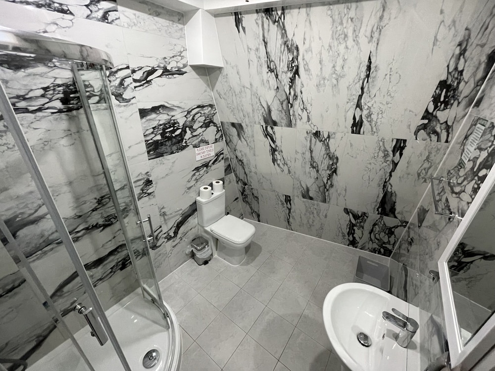 Triple Room, Ensuite - Photo 4