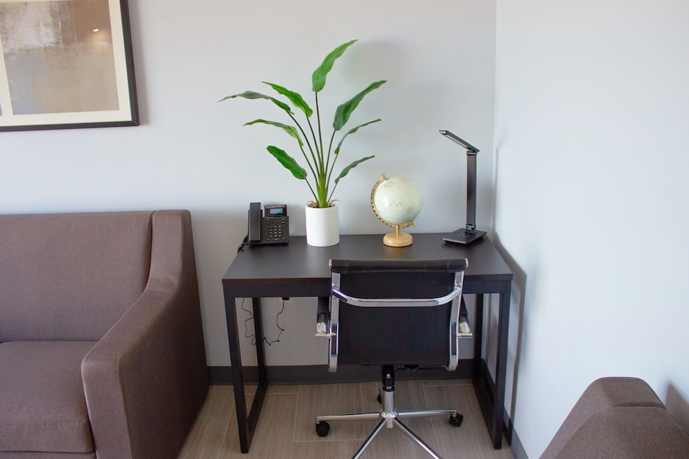 Deluxe Suite, 1 Bedroom, Ocean View, Oceanfront - Photo 12