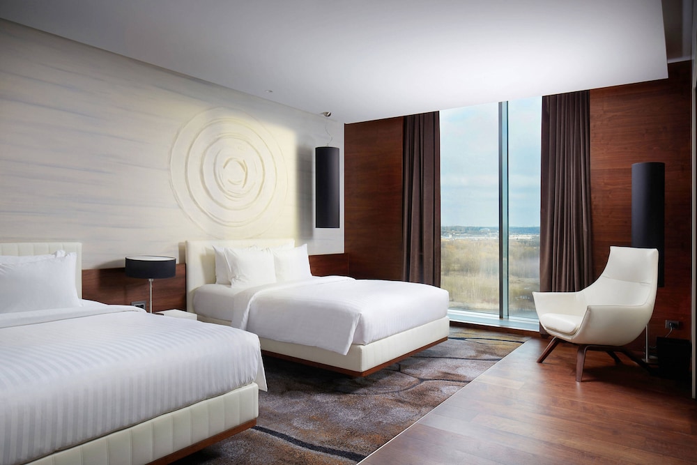 Classic Room, 2 Queen Beds, Balcony, River View photo 2