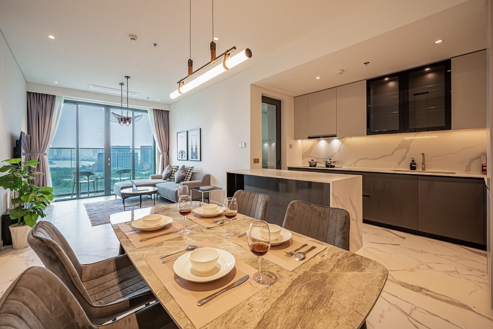 Royal Room, 1 Bedroom, Club Lounge Access, City View photo 1