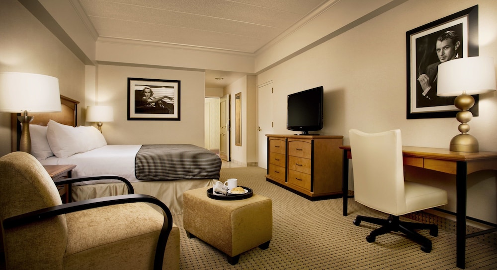 Deluxe Room, 1 King Bed, Non Smoking - Photo 2