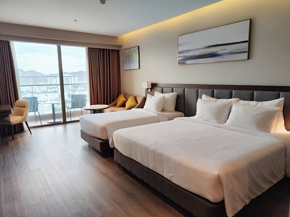Deluxe Triple Room, 1 Bedroom, Balcony - Photo 4