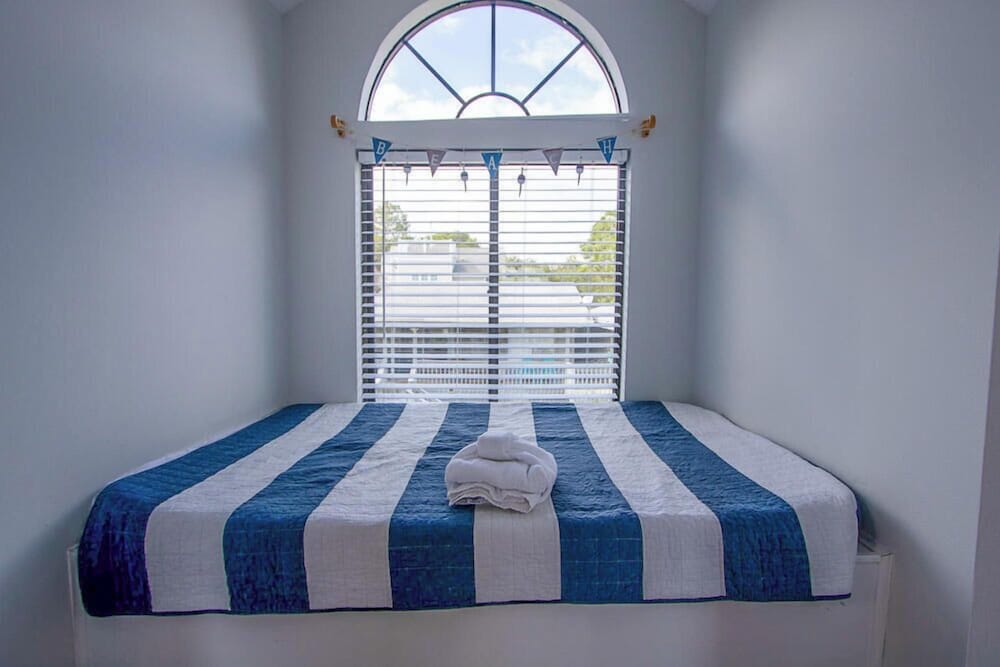 House, Multiple Beds, Patio, Ocean View (727 Seahorse Rd) photo 3