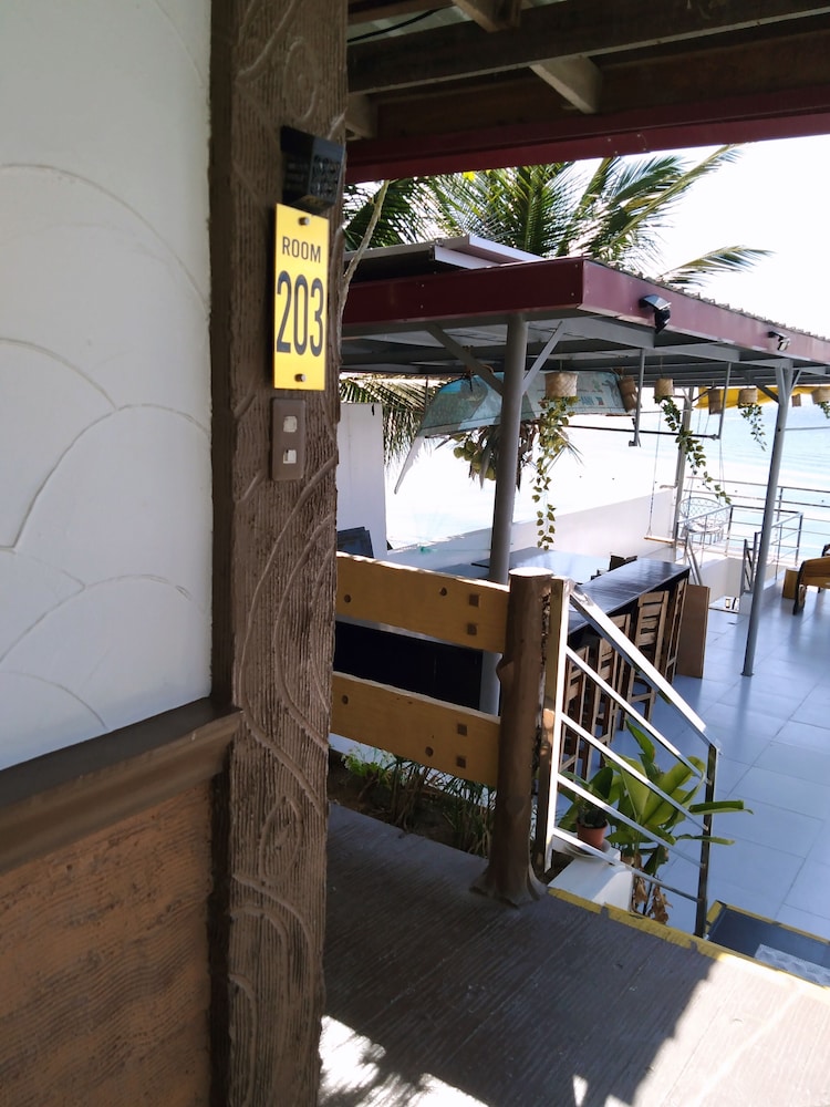 Room, Sea View - Photo 8