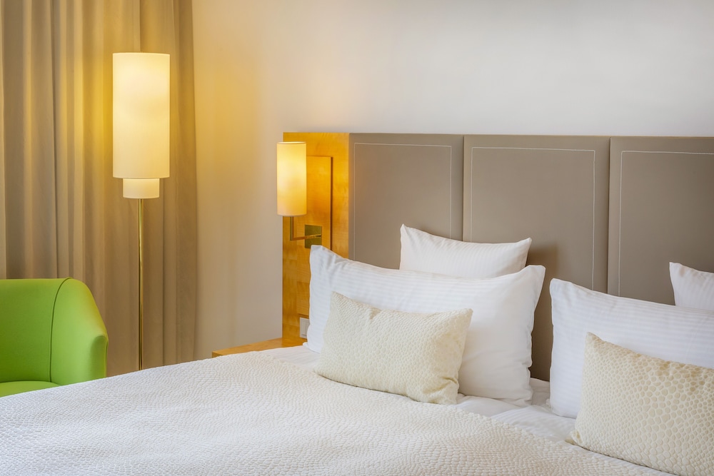 Meliá Room (2 adults + 1 Child) - Photo 4