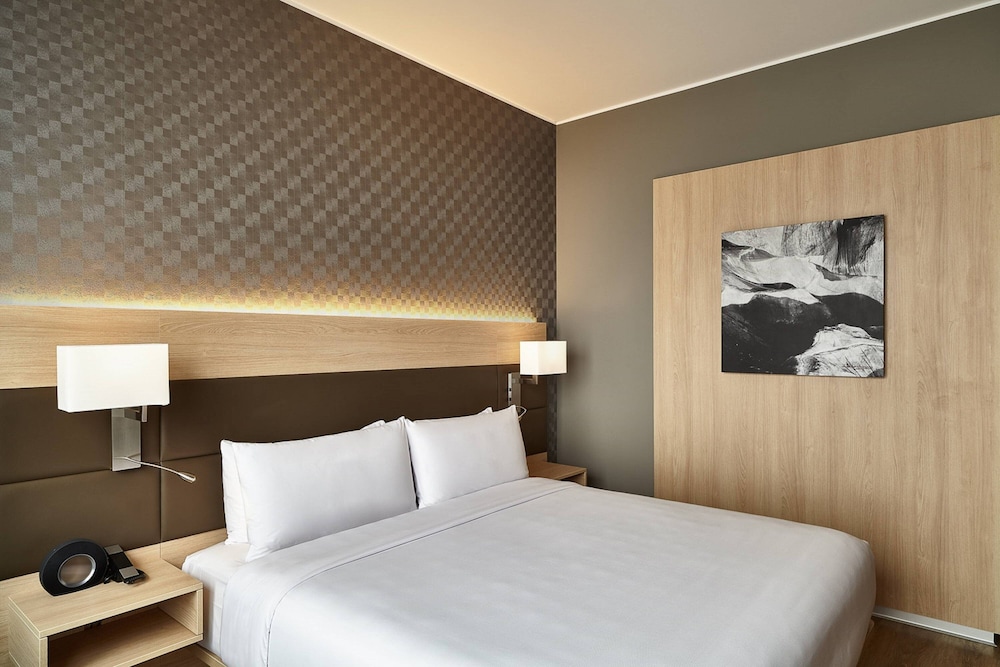 Room, 1 King Bed - Photo 15