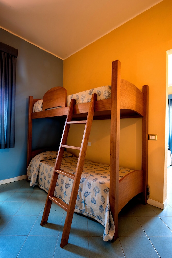 Classic Quadruple Room