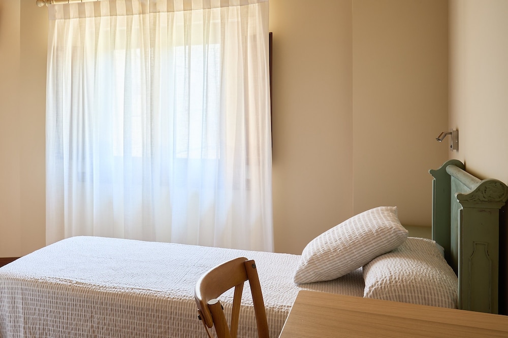 Economy Apartment, 1 Twin Bed, Non Smoking photo 2