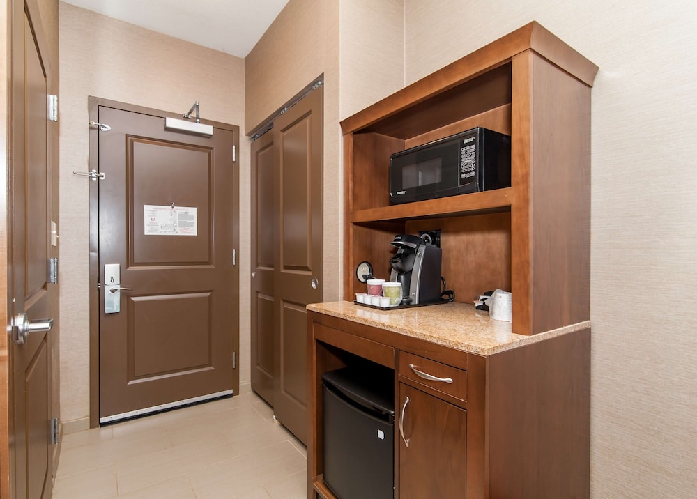 Room, Accessible photo 2