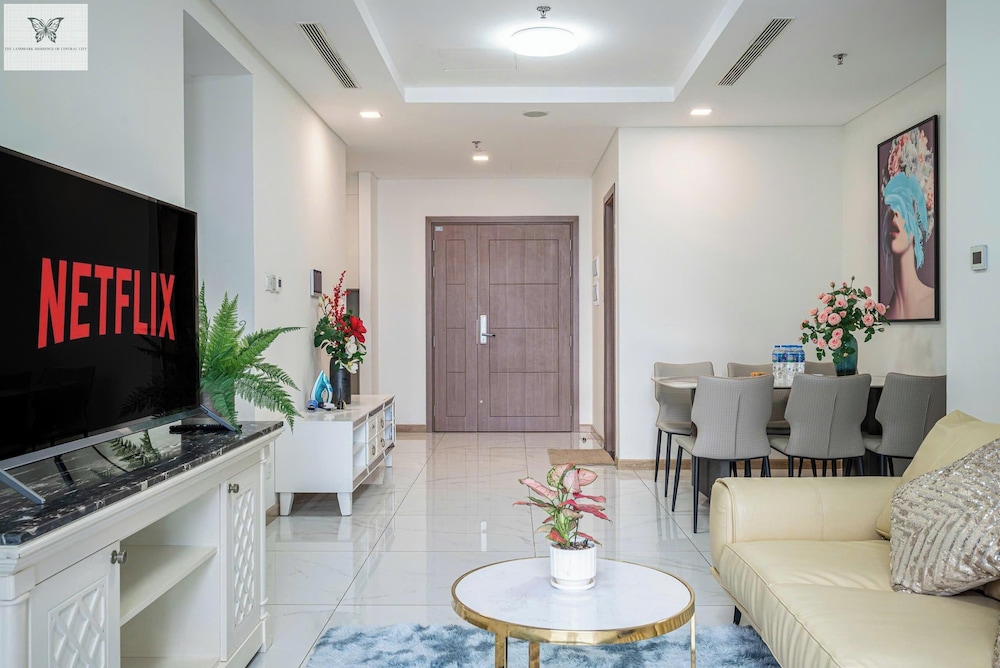 Luxury Apartment, 3 Bedrooms, Balcony, City View photo 1