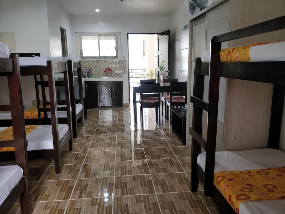 Standard Studio Suite, Kitchenette, Courtyard View photo 1