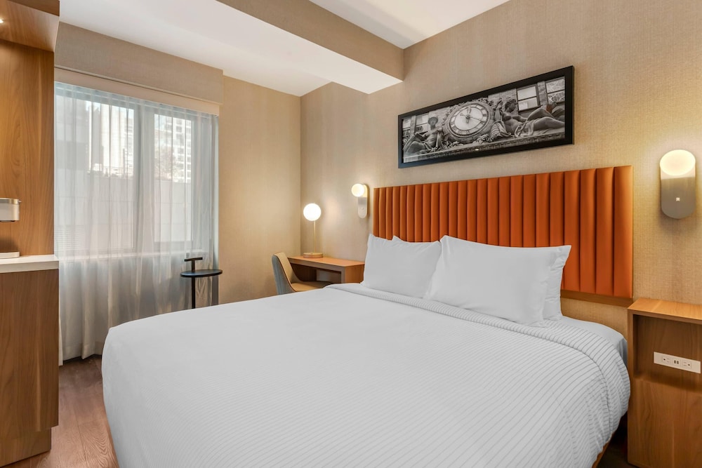Room, 1 King Bed, Accessible Bathtub, Non Smoking photo 1