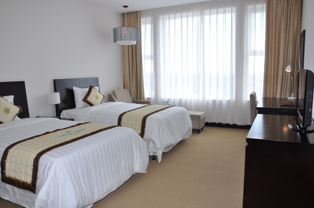 Deluxe Double Room, 1 King Bed, City View photo 3