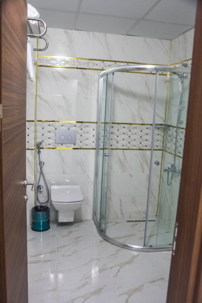 Luxury Apartment, 2 Bedroom (Basement) photo 3