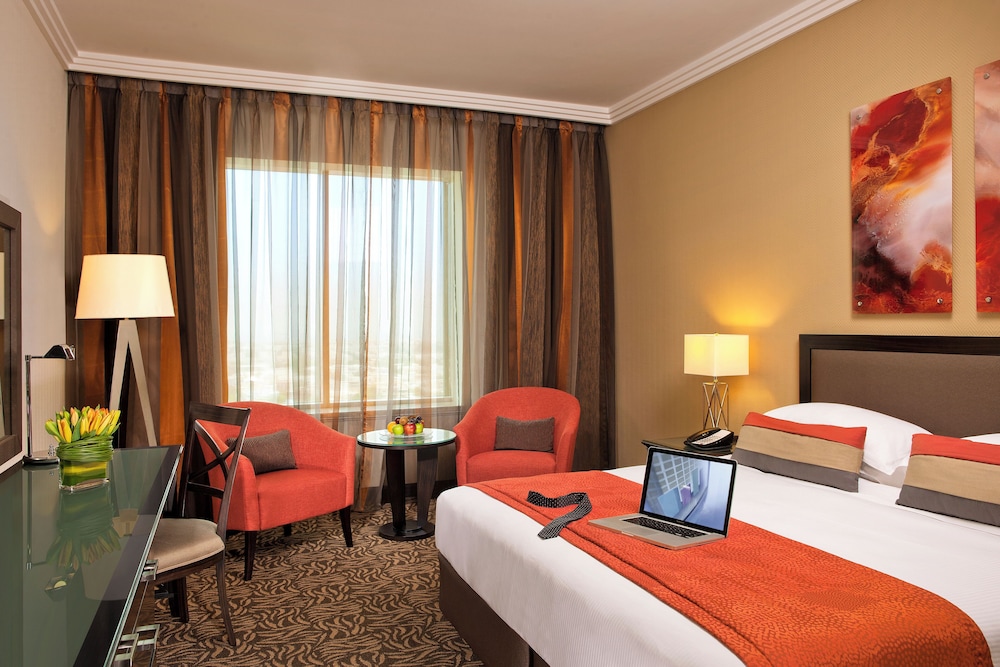 Room, 1 King Bed, Club Lounge Access (Guest) - Photo 1