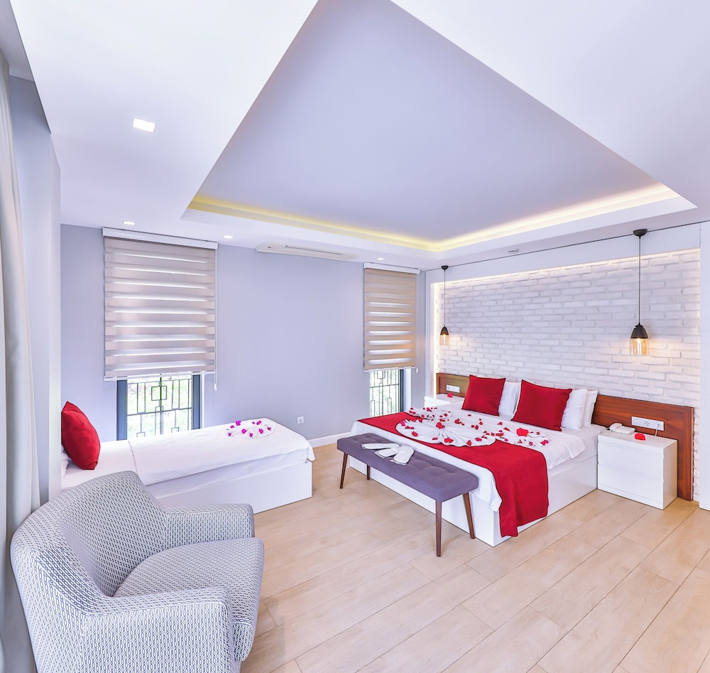 Basic Triple Room photo 1