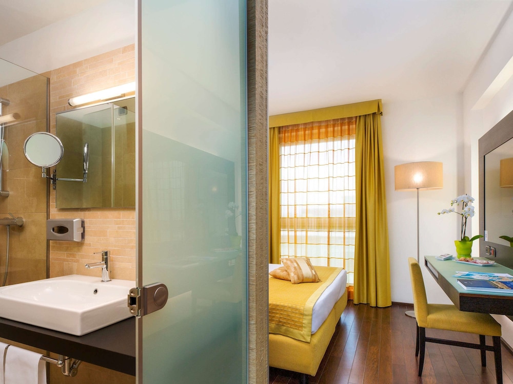 Privilege, Room, 1 Double Bed - Photo 4