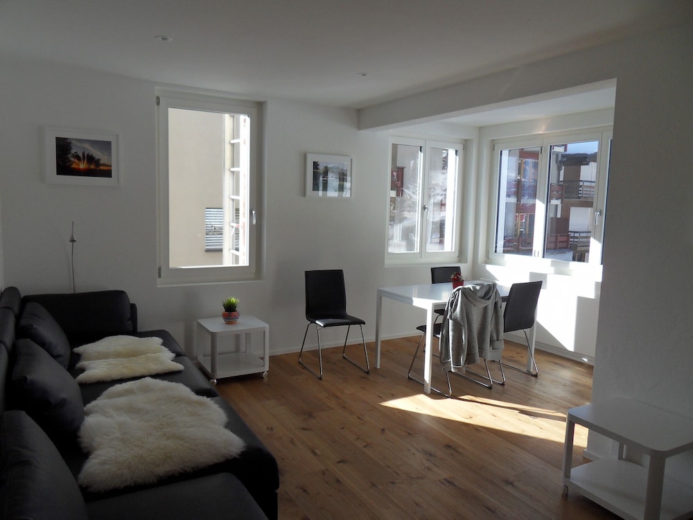 Apartment (Silverpeak)