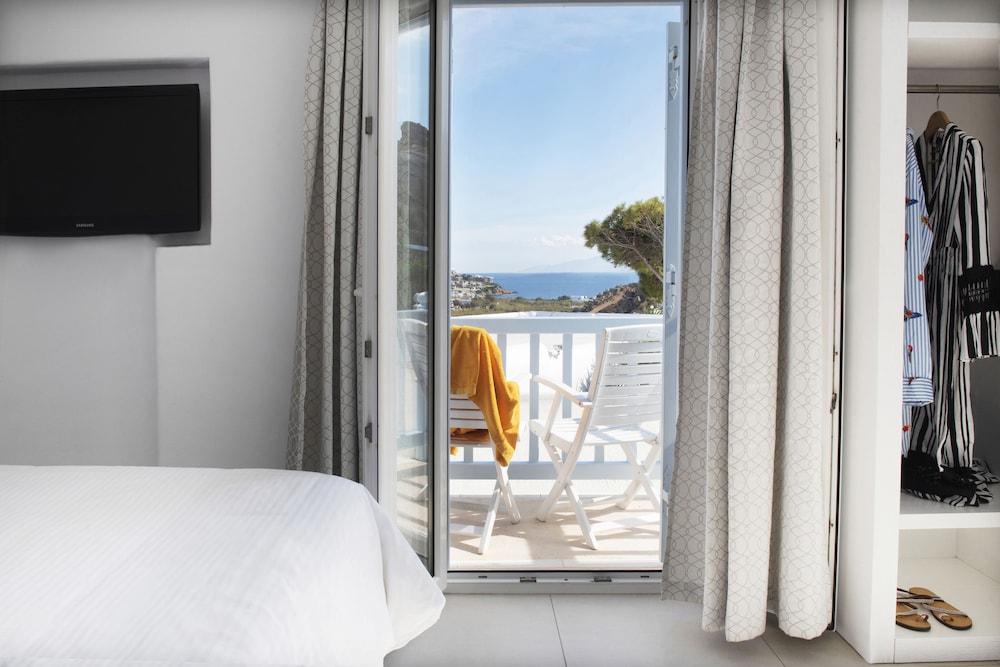 Deluxe Room, Sea View - Photo 19