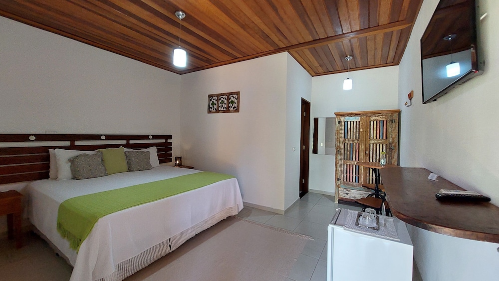 Deluxe Room, 1 King Bed, Non Smoking, Garden View photo 1
