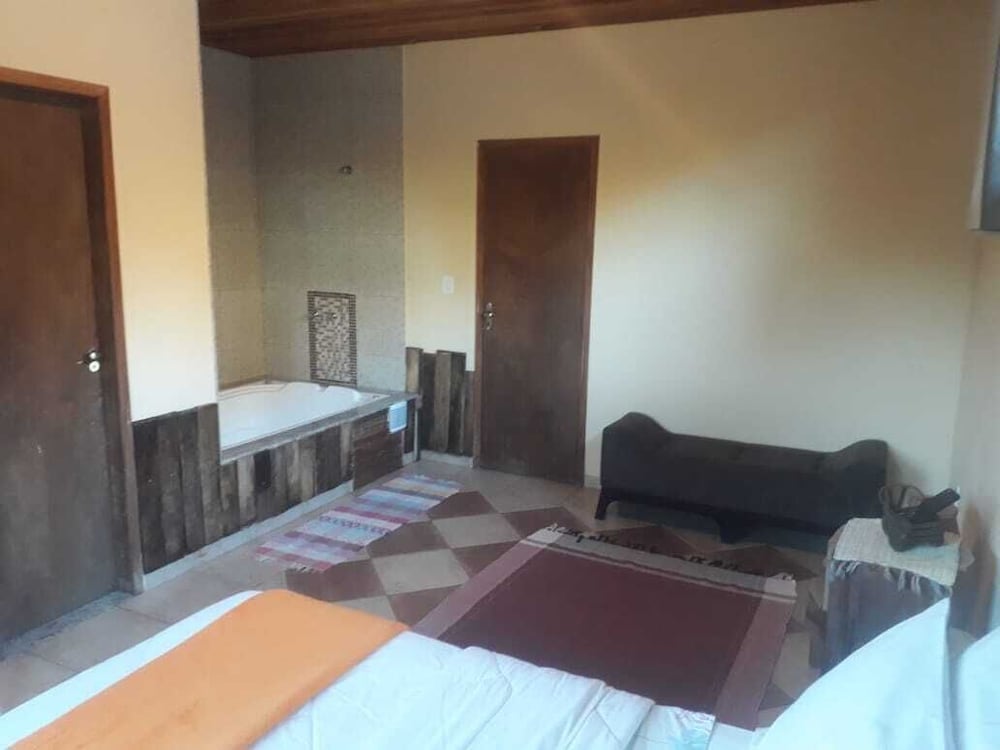 Deluxe Suite, Jetted Tub, Mountain View photo 2