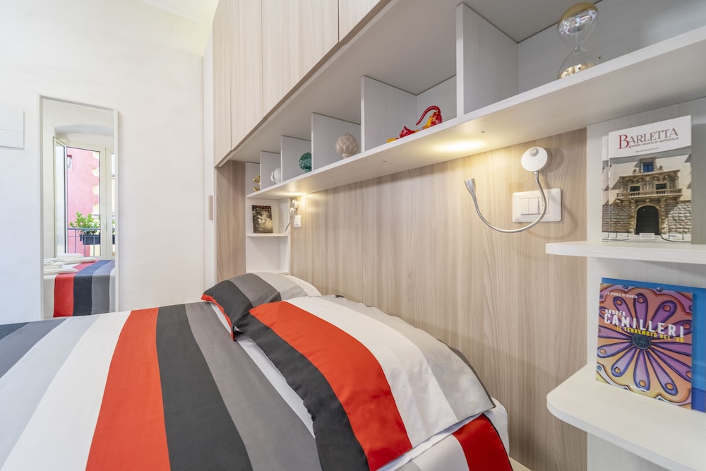 Standard Room, 1 Bedroom, Ensuite, City View photo 2
