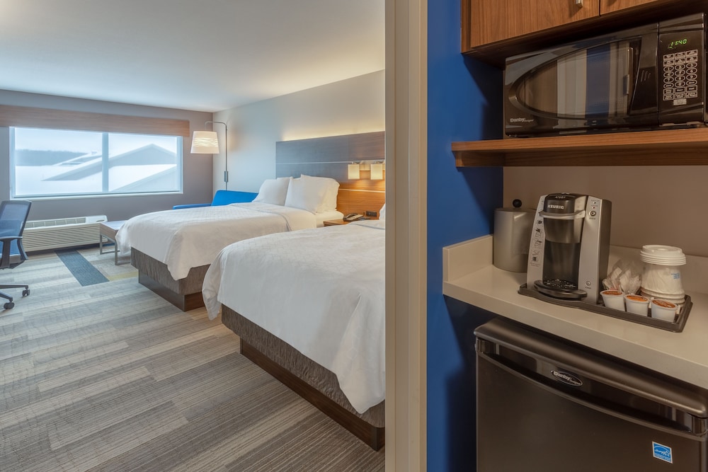 Suite, 2 Queen Beds, Accessible (Hearing)