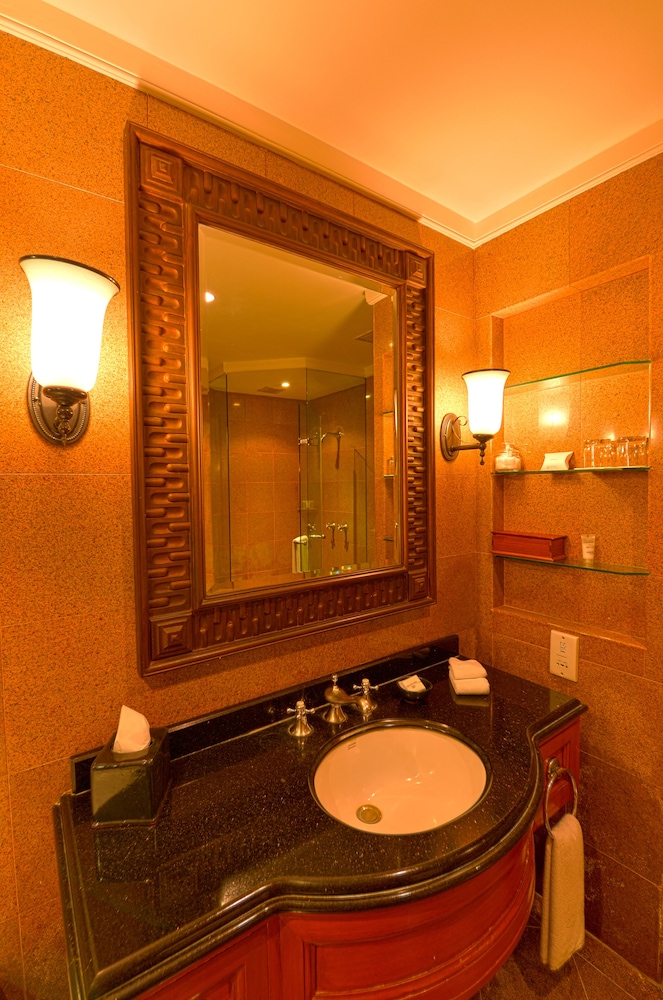 Club Room, 1 King Bed