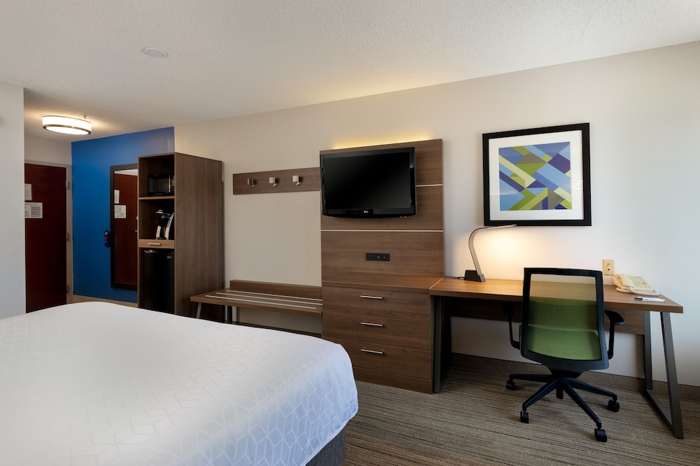 Standard Room, 1 King Bed, Accessible (Comm, Accessible Tub) - Photo 5