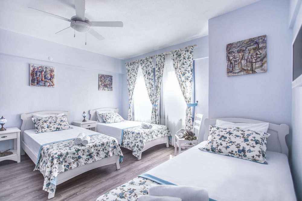 Basic Triple Room photo 1