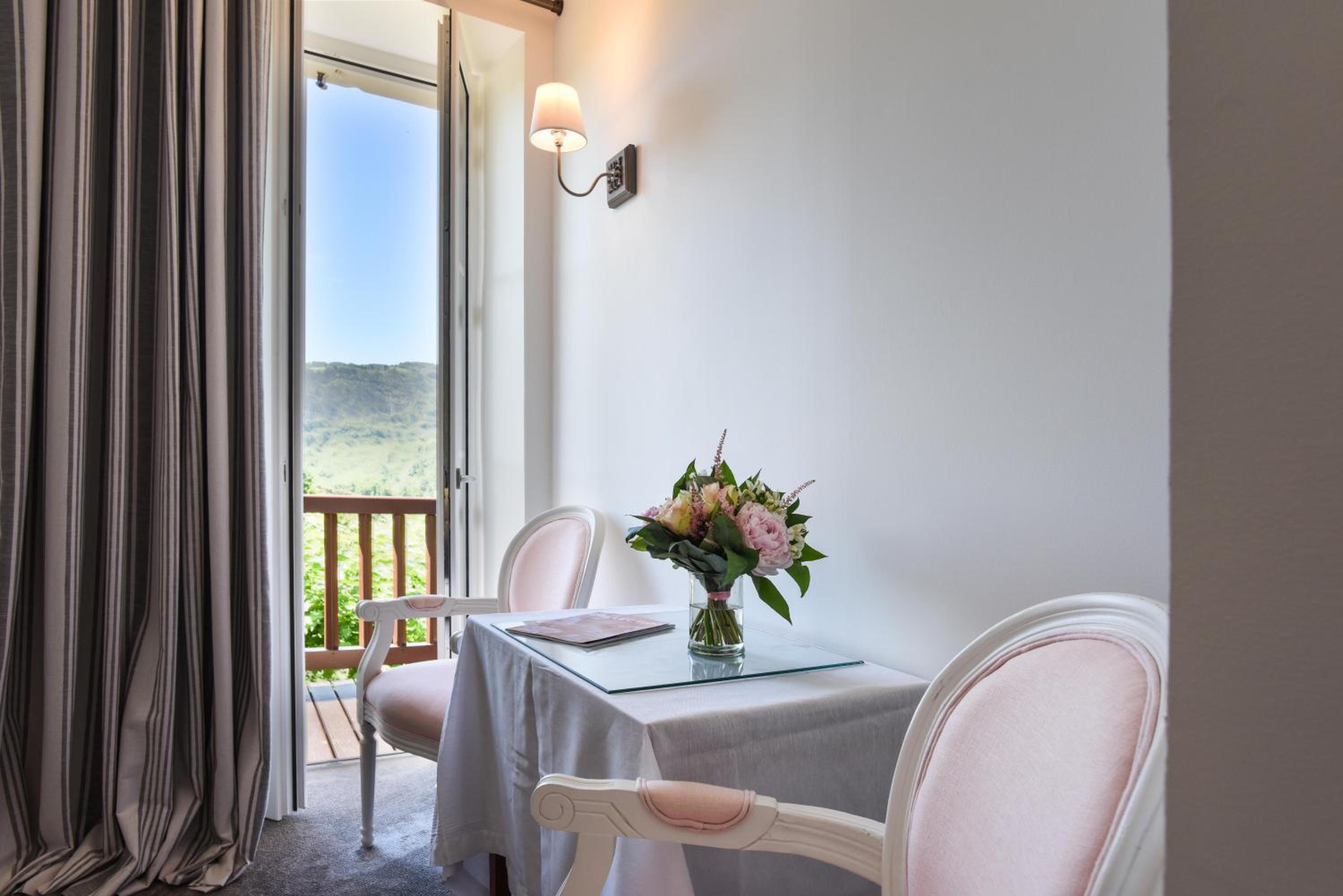 Double Room with Valley View photo 2