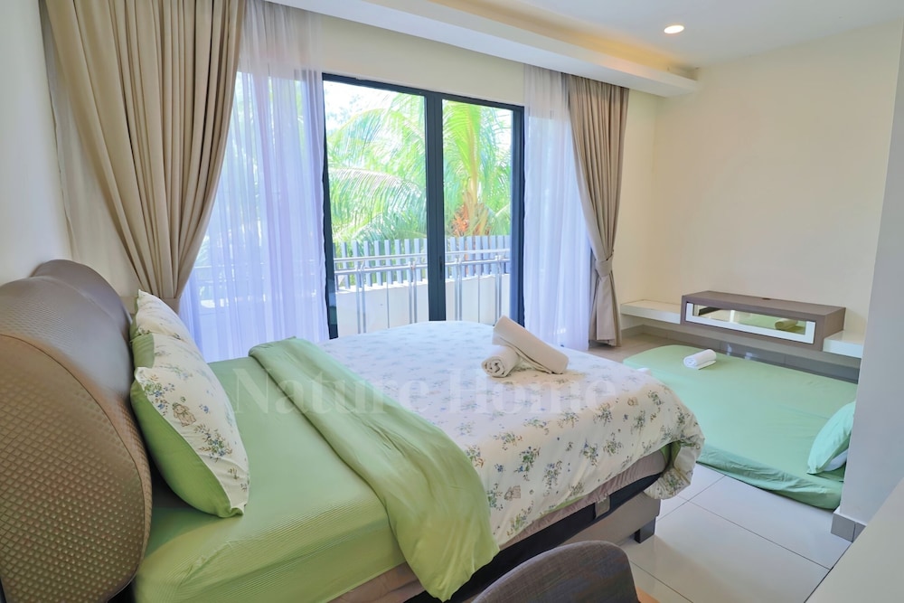Comfort Villa, 4 Bedrooms, Beachfront - Photo 1