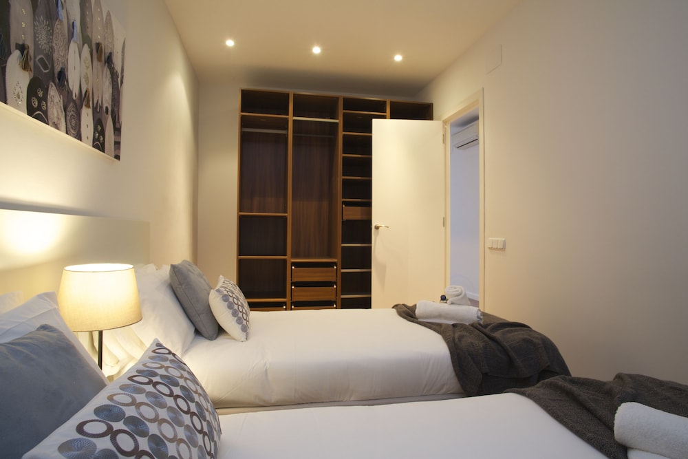 Apartment photo 2