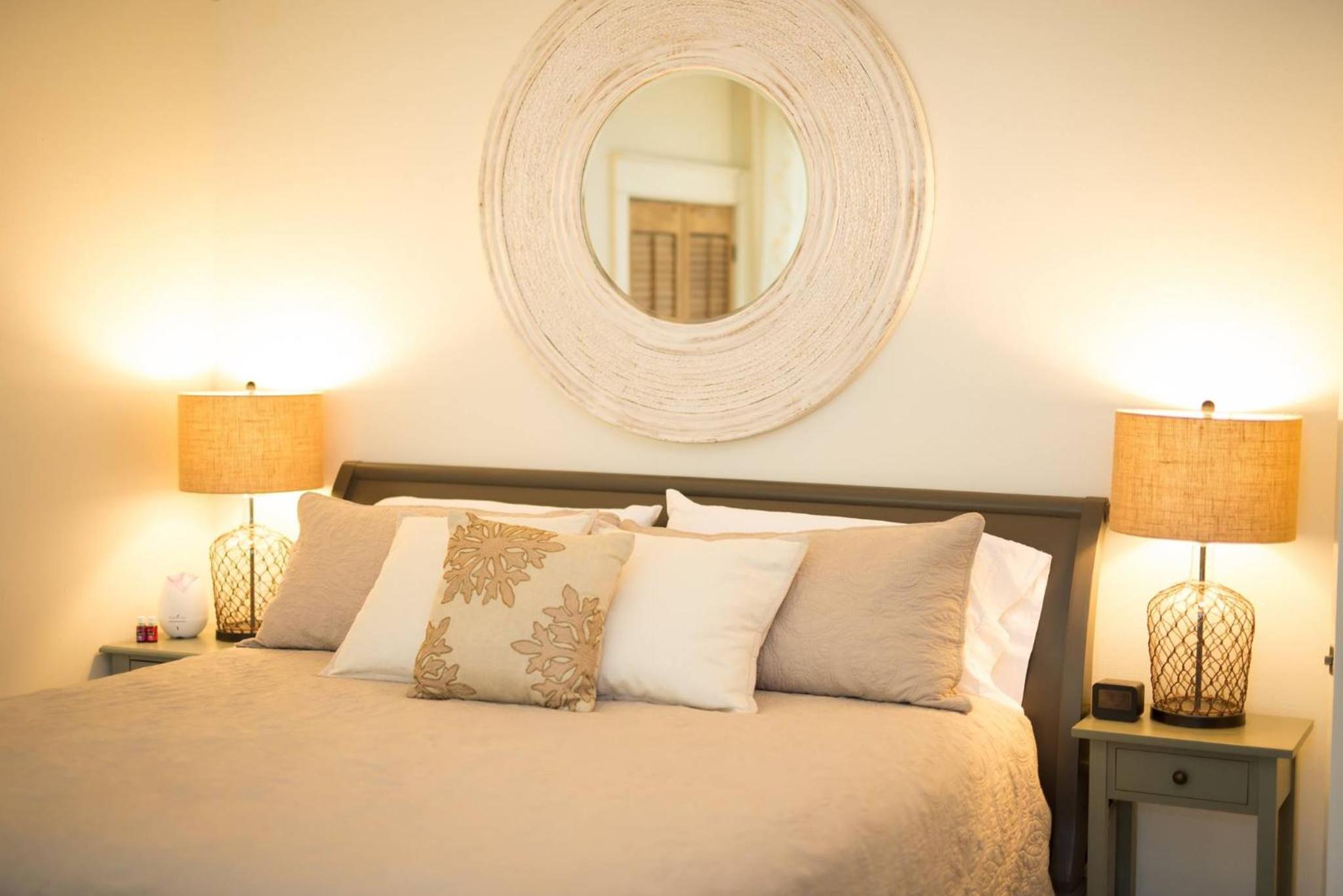 Deluxe King Suite photo 2