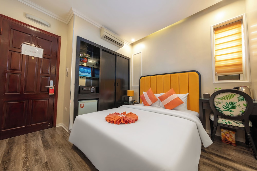 Deluxe Cozy Room