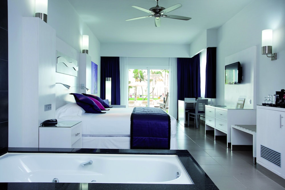 Suite, Jetted Tub, Ocean View (Villa - U)