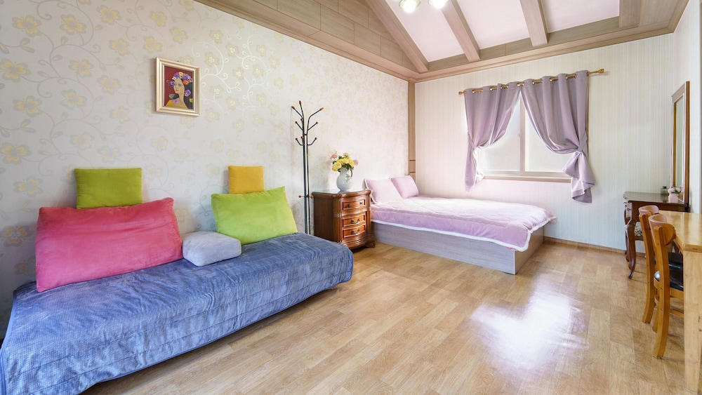 Basic Room, 1 Bedroom (Romantic Room 201)