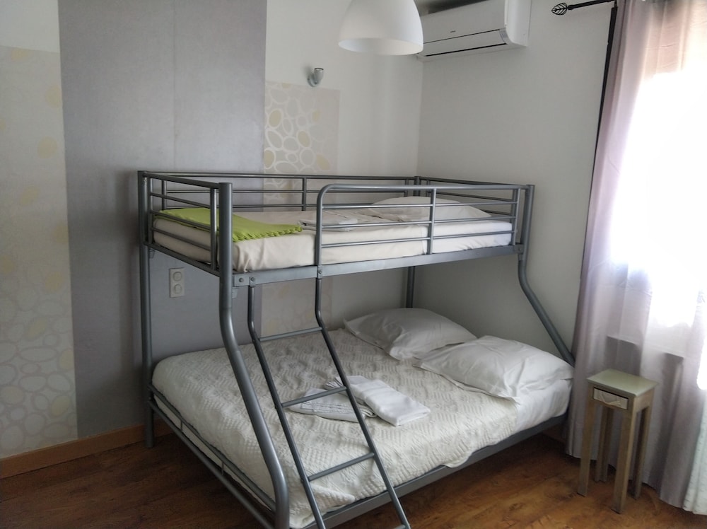 Basic Room (Quintuple n°6)