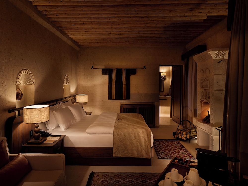 Deluxe Room - Photo 1