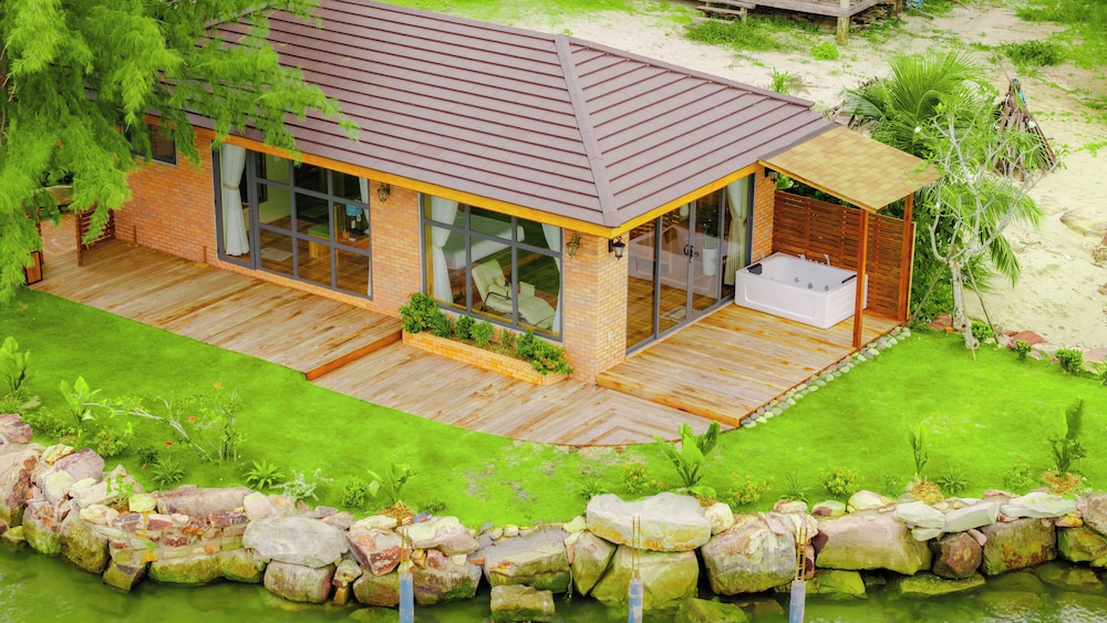 The Golden Dawn Villa