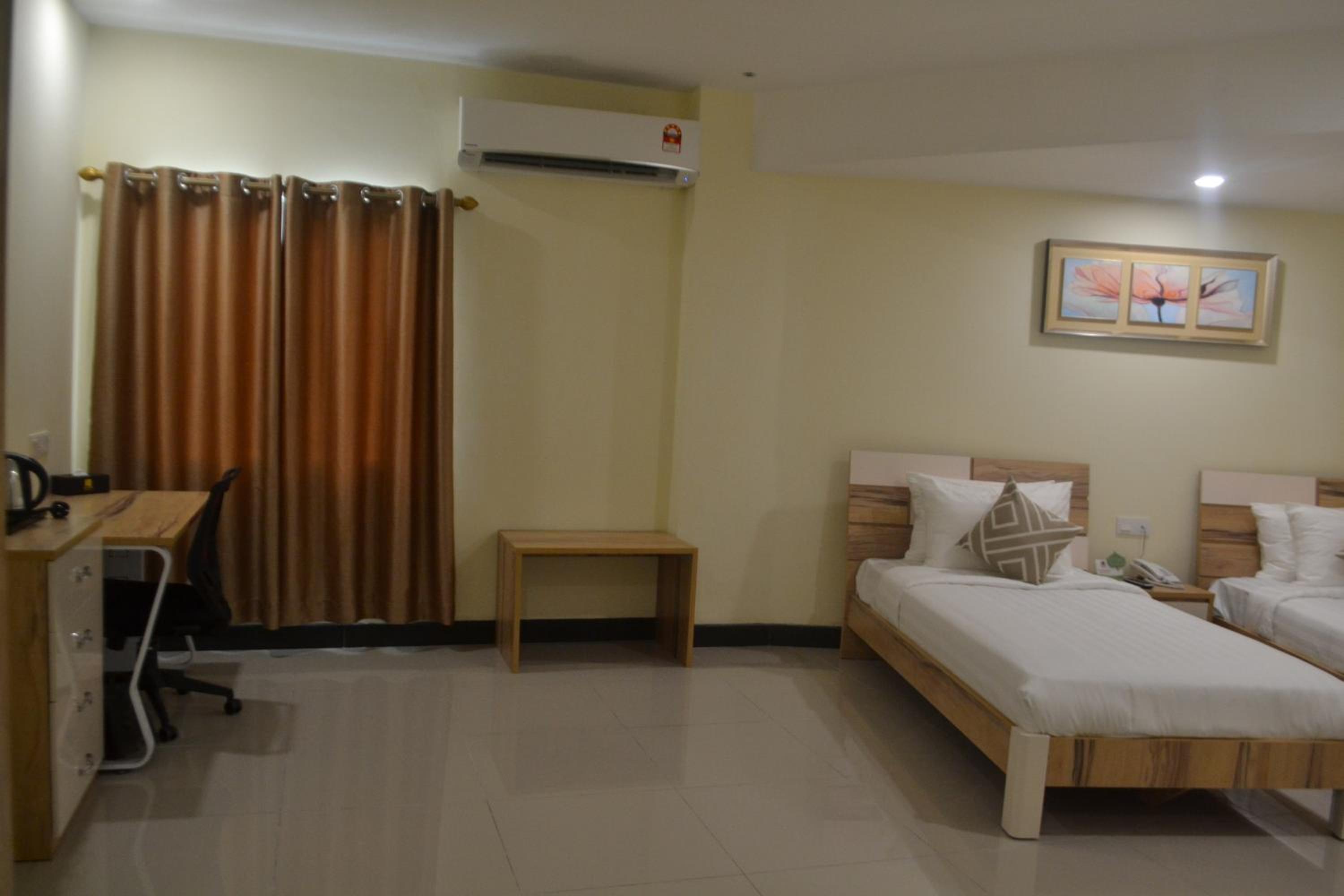 Double or Twin Room photo 3
