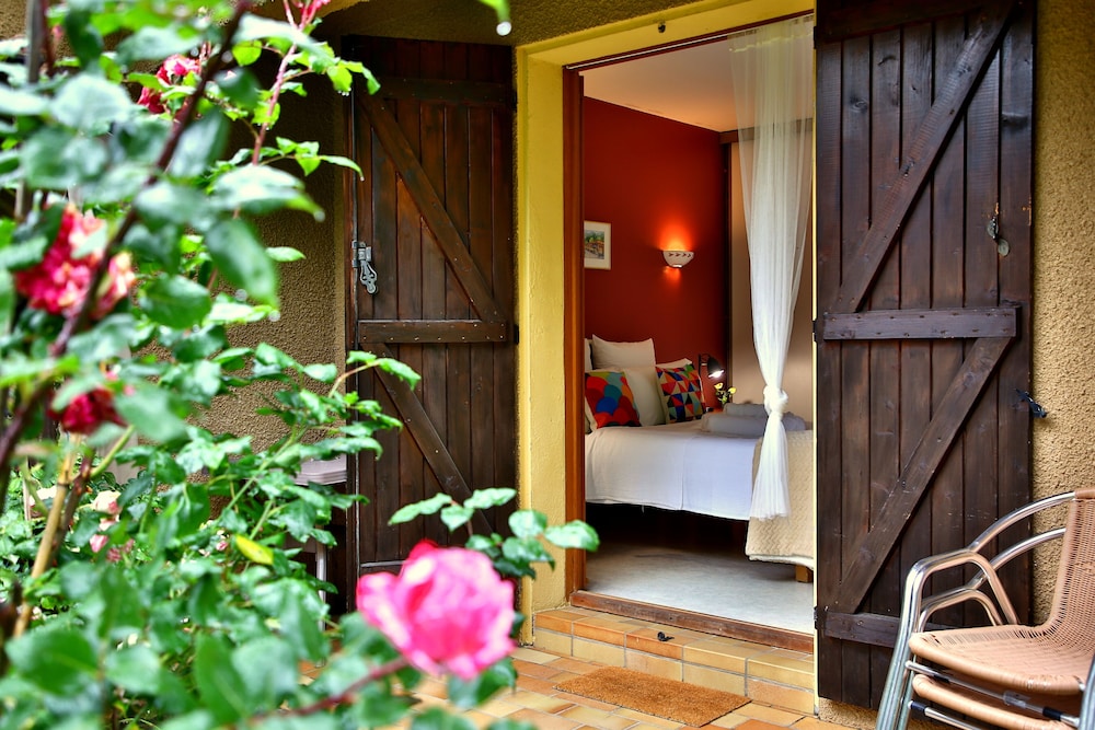 Classic Double Room, Garden View (Dona Pa) photo 2
