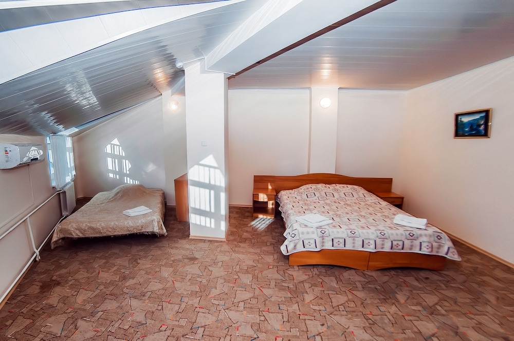 Standard Triple Room photo 2