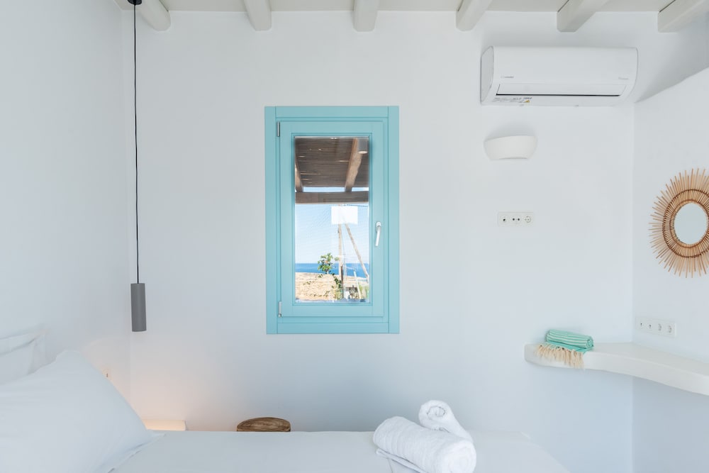 Luxury Villa, 3 Bedrooms, Beach View, Sea Facing (Lyra)