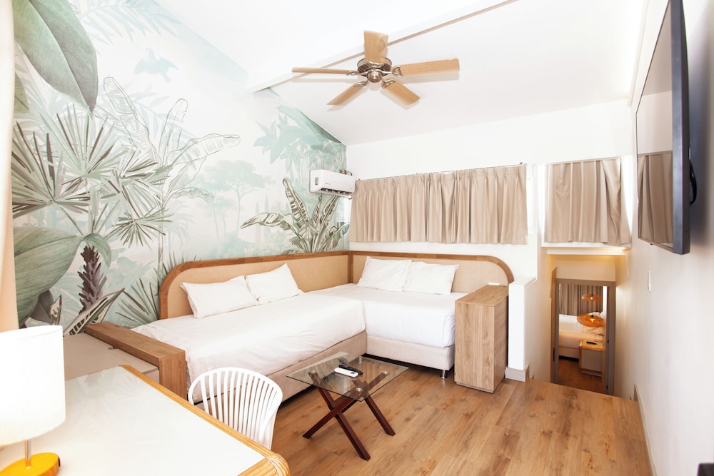 Executive Suite, 2 Bedrooms, Private Bathroom photo 3