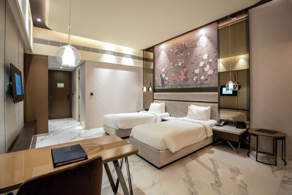 Deluxe Room Twin Bed - Photo 2