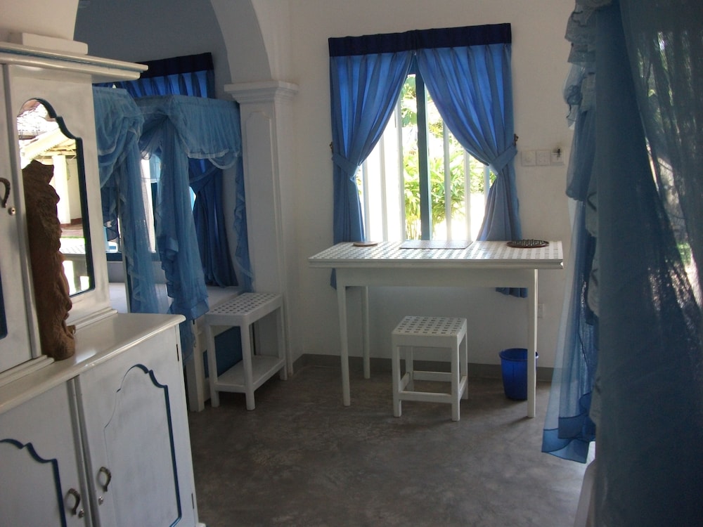 Family Room photo 2